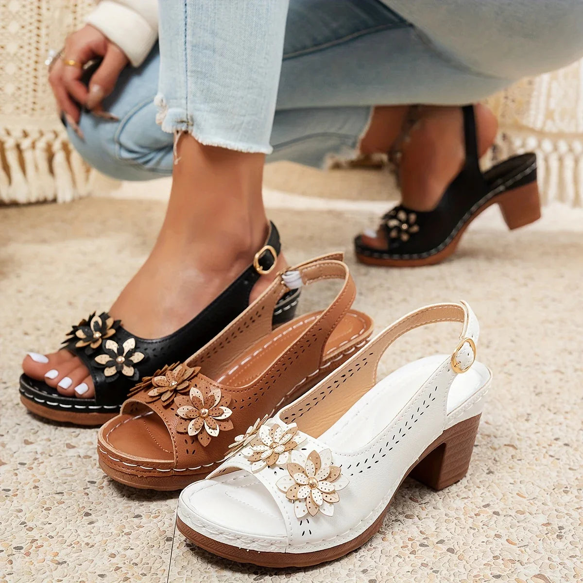 Haisley | Sandalias De Tacón Con Flores Aplicadas