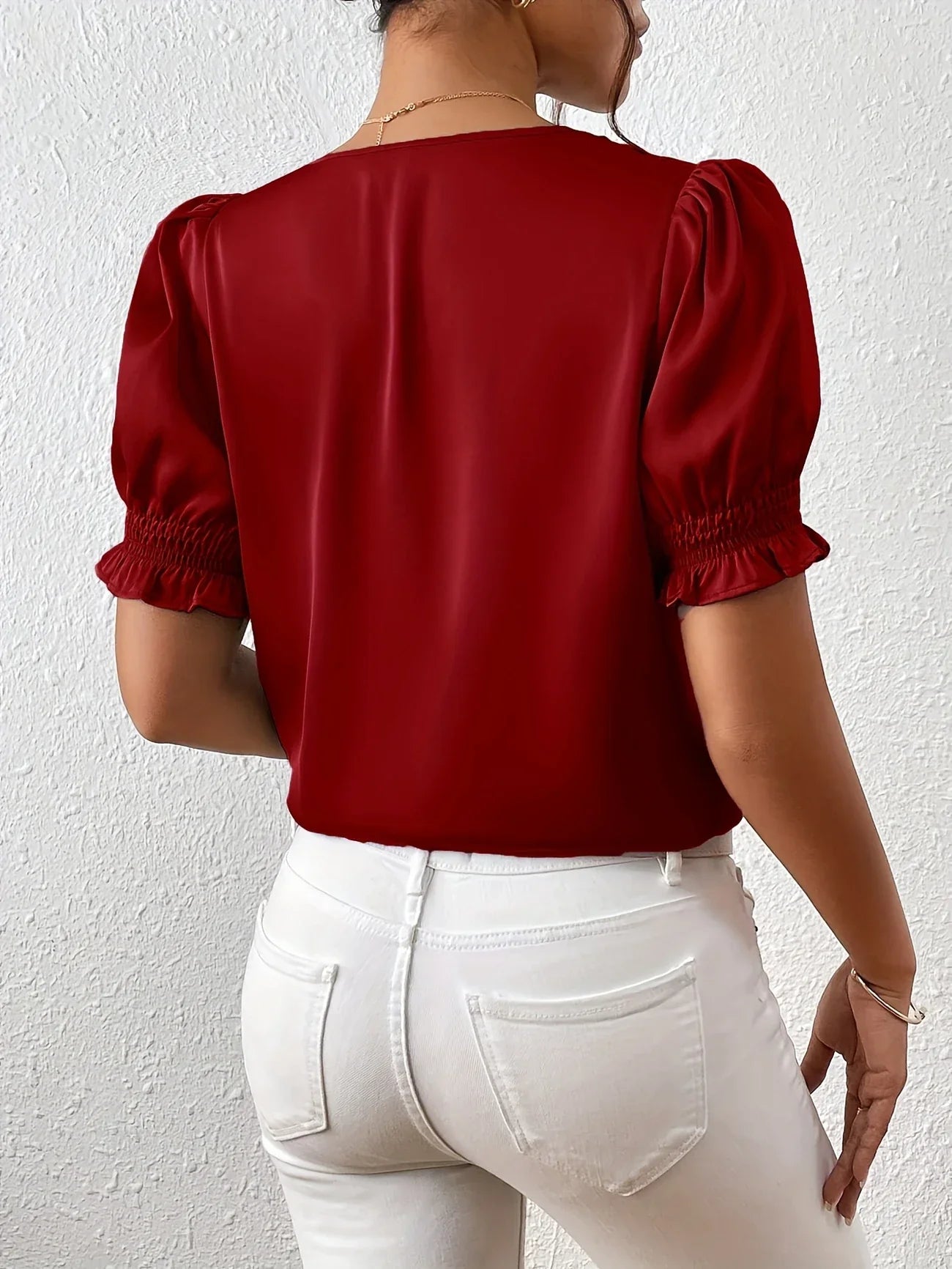 Abella | Blusa Con Cuello en V Mangas Abullonadas y Botones en la Parte Delantera