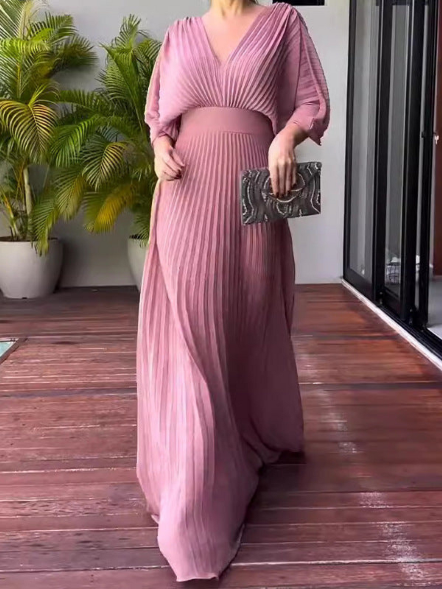 Valerija - Vestido Largo Plisado Con Cuello en V y Mangas Fluidas