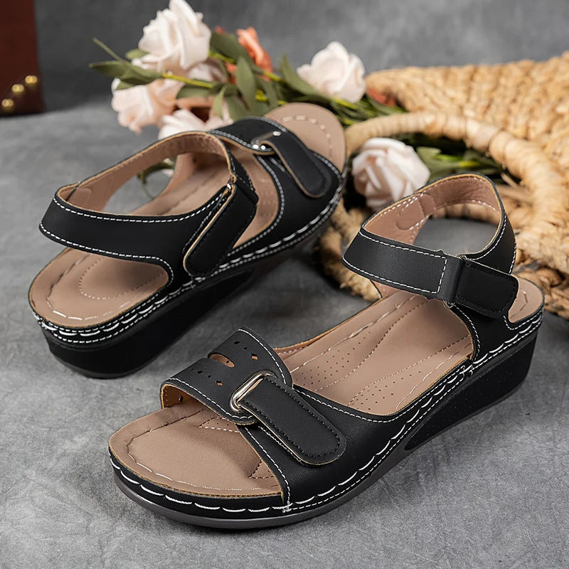Genelia | Sandalias De Cuña Con Puntera Abierta Y Correas Ajustables