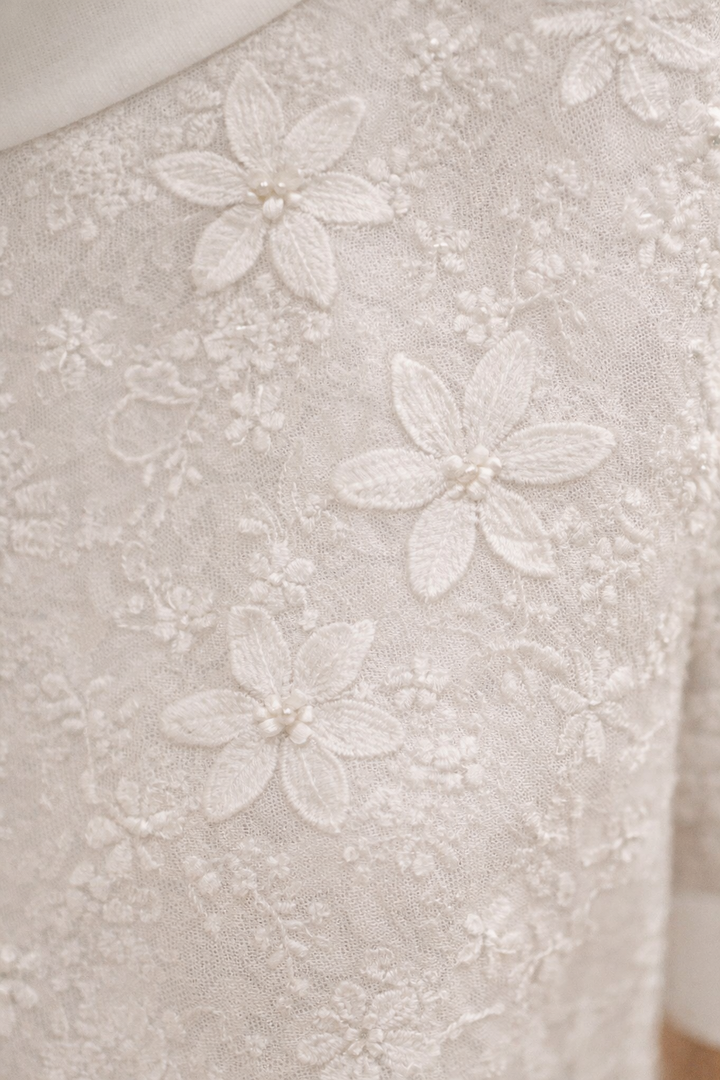 Minulya | Blusa Bordada Floral de Manga Corta