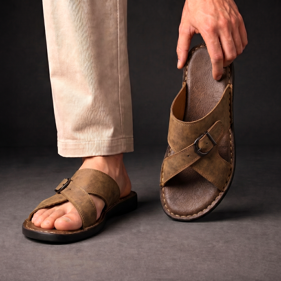 Sentner | Sandalias Con Tiras Cruzadas y Hebilla