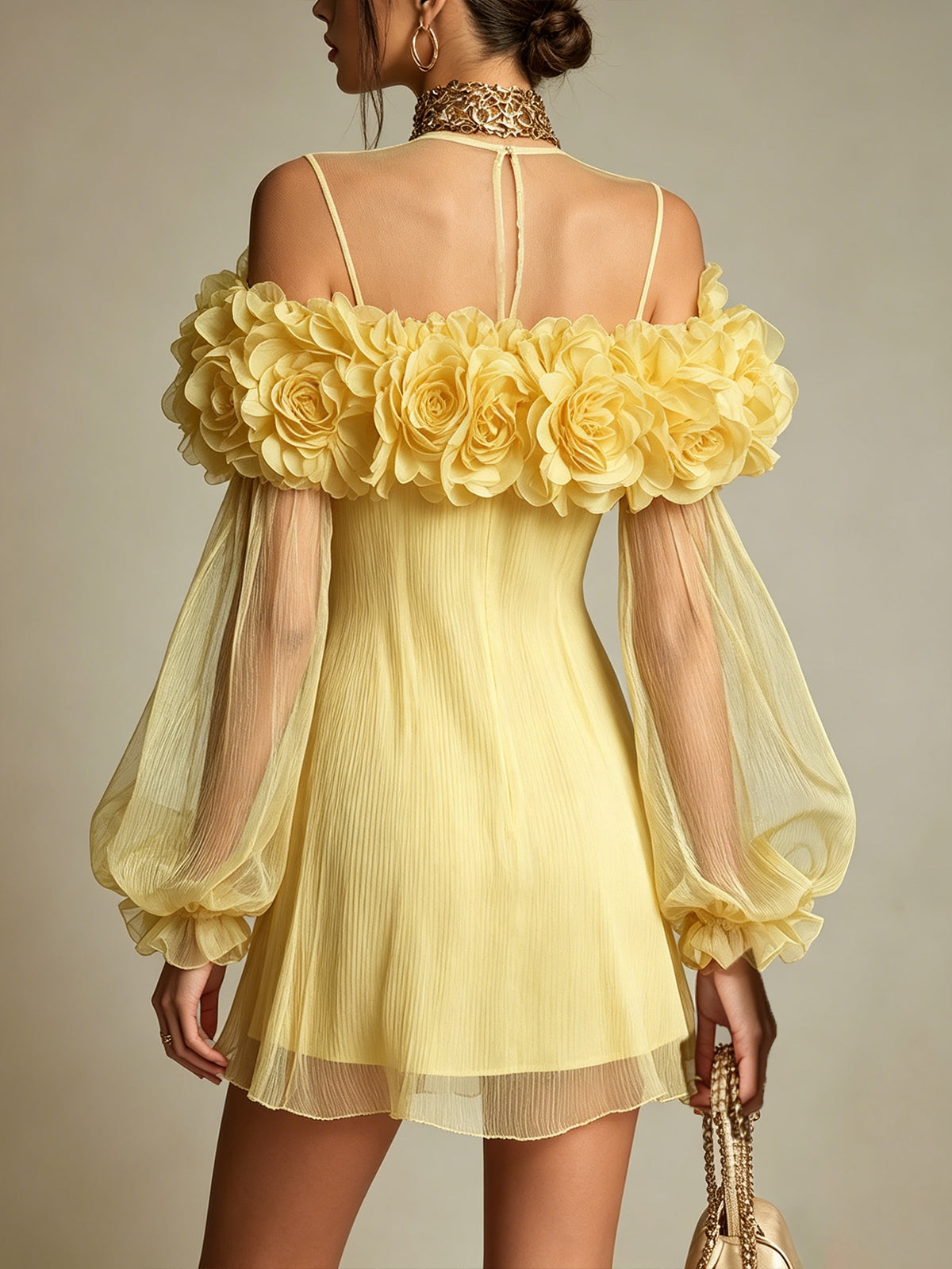 Liziana | Vestido Mini Plisado Amarillo Con Flores