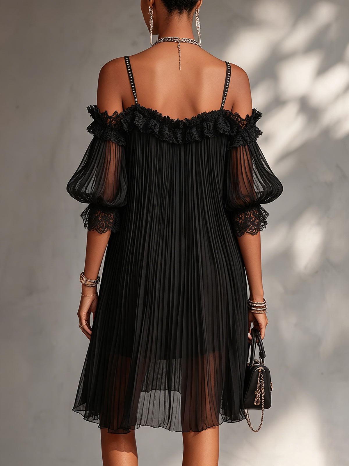 Silija | Vestido MIDI Negro Plisado Con Hombros Al Aire