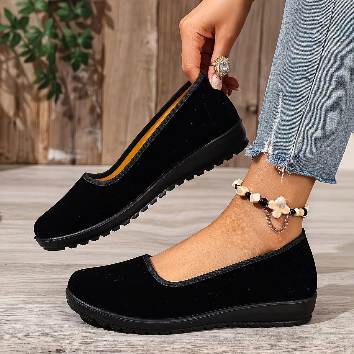 Sumaiya | Zapatos Planos Sin Cordones Negros De Punta Redondeada