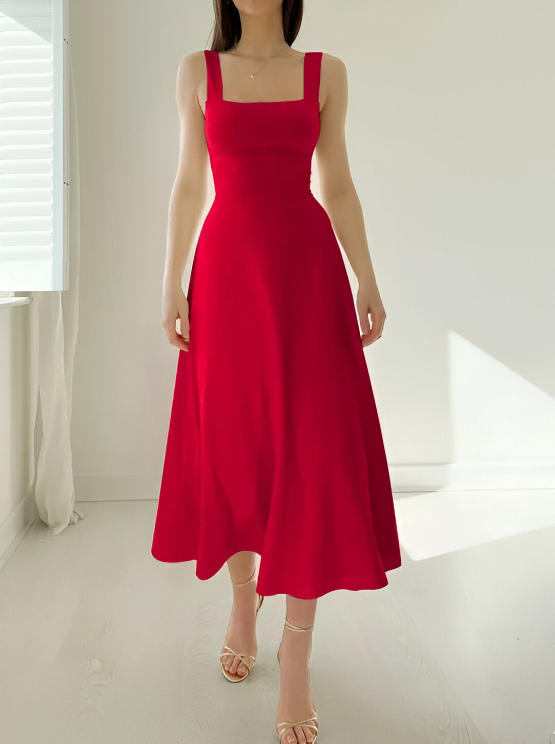Jasmini | Vestido Midi Con Cuello Cuadrado Y Silueta en a