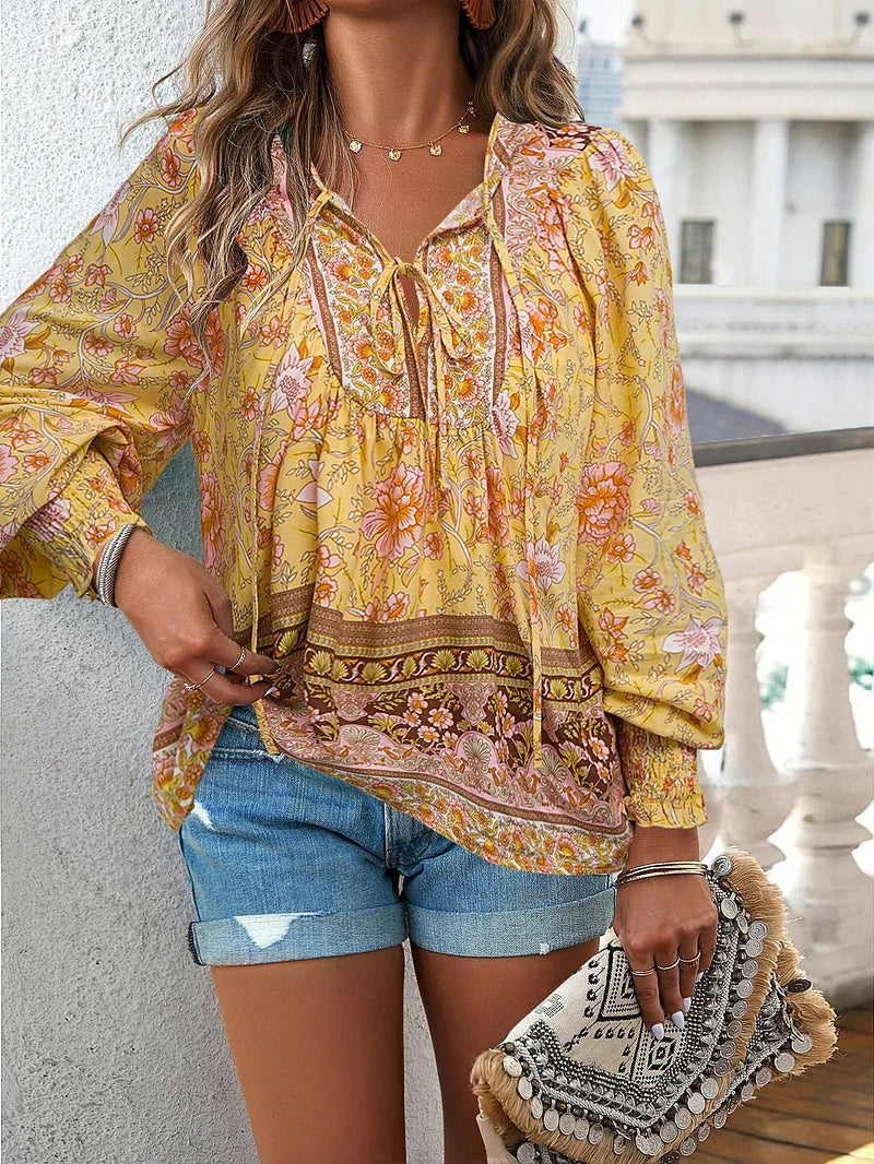 Sallie - Blusa Campestre Con Estampado Floral y Lazo en el Cuello