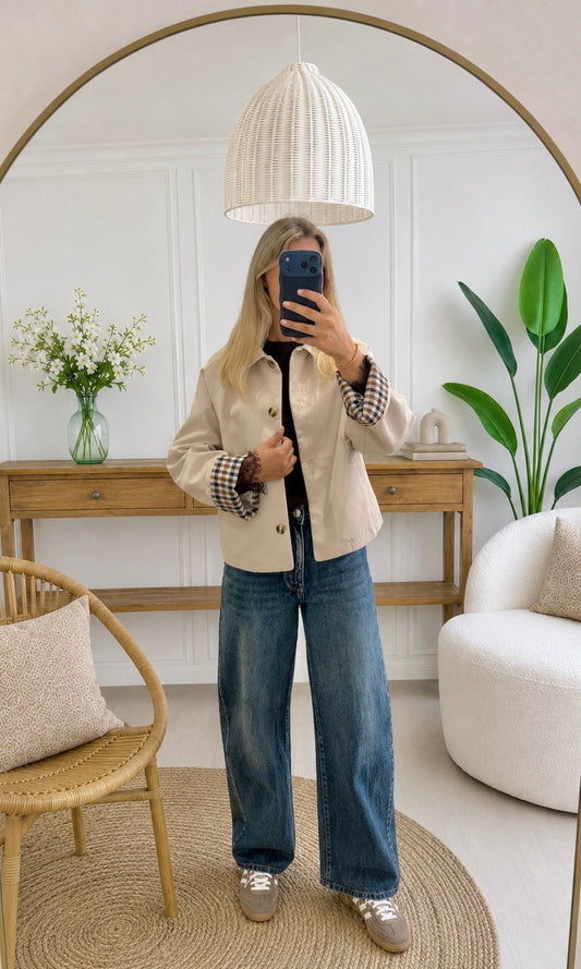 Ayla | Chaqueta Cortada con Botones y Puños Cuadrados