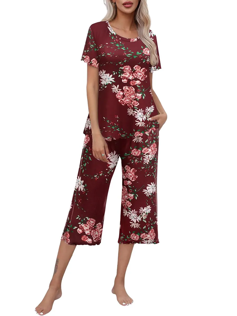 Rashini | Conjunto Floral Manga Corta Capri
