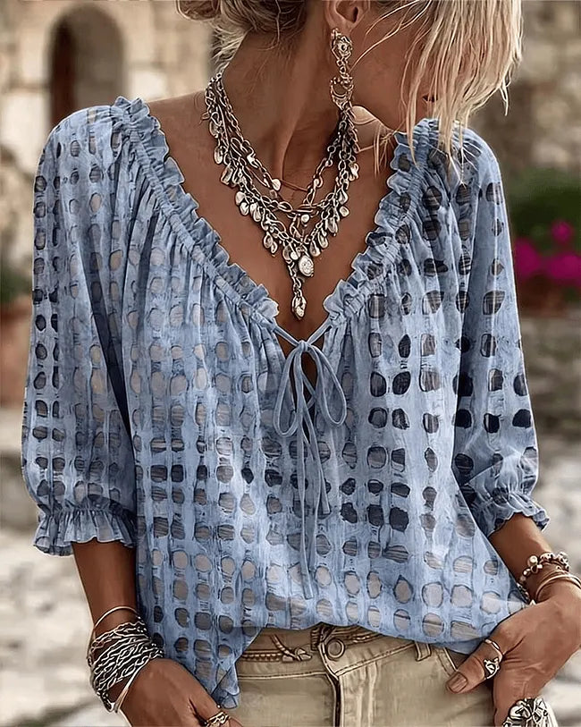Orlyna | Blusa De Lunares Con Cuello V Y Cordón