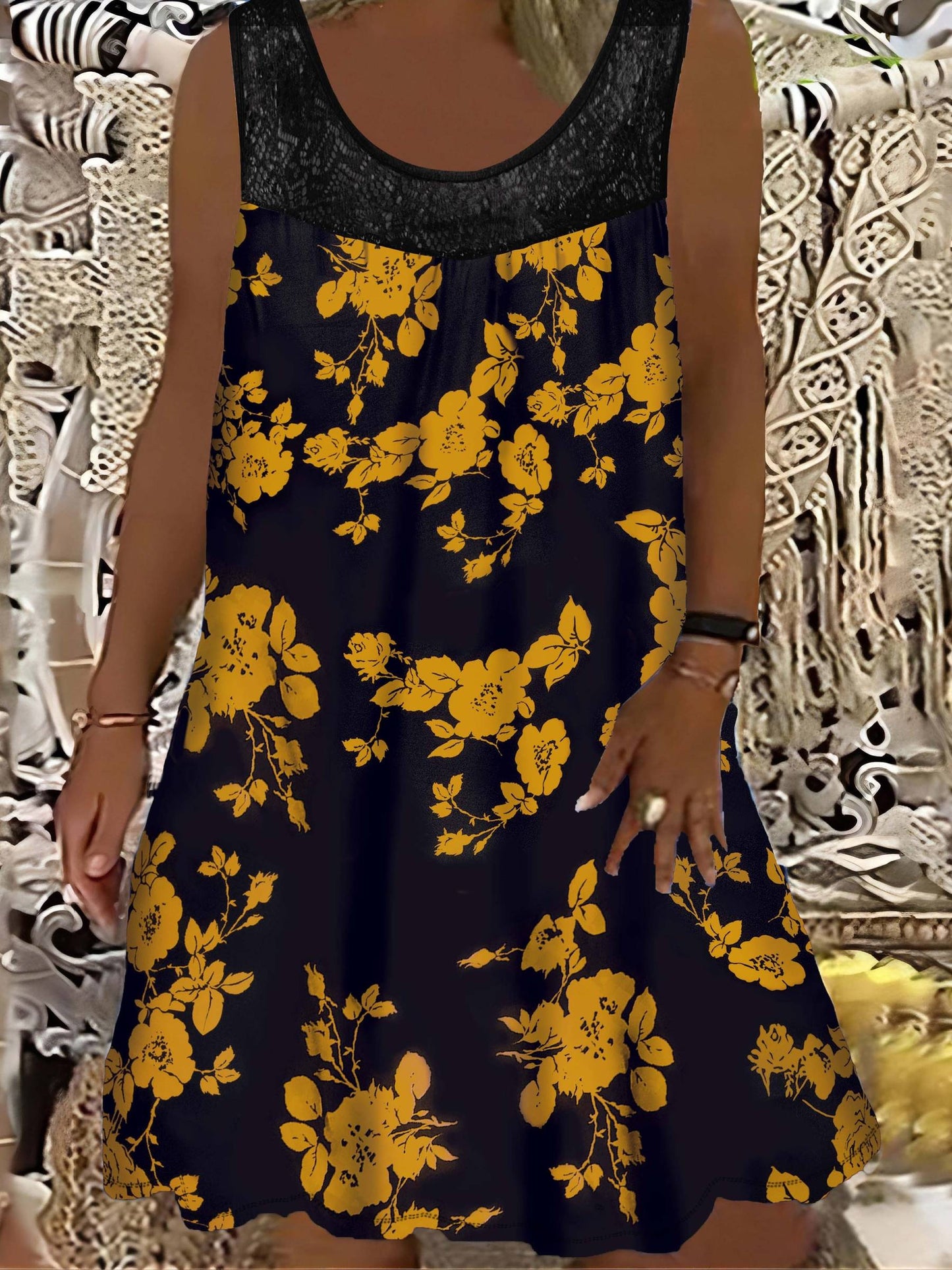 Samudri | Vestido Sin Mangas De Corte en a Con Estampado Floral Panel De Encaje Y Cuello Redondo