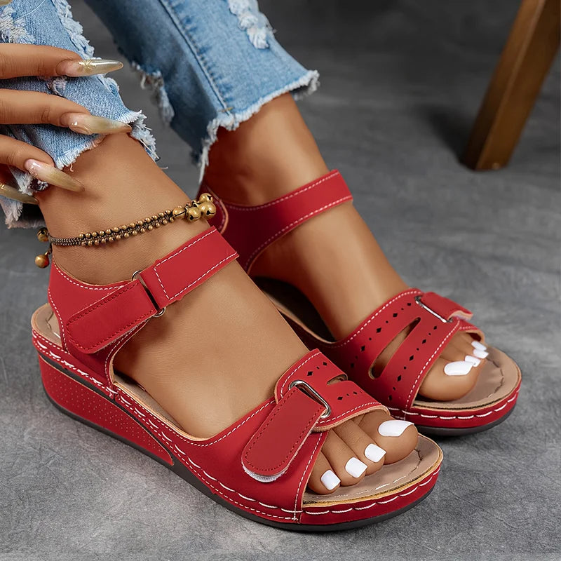 Genelia | Sandalias De Cuña Con Puntera Abierta Y Correas Ajustables