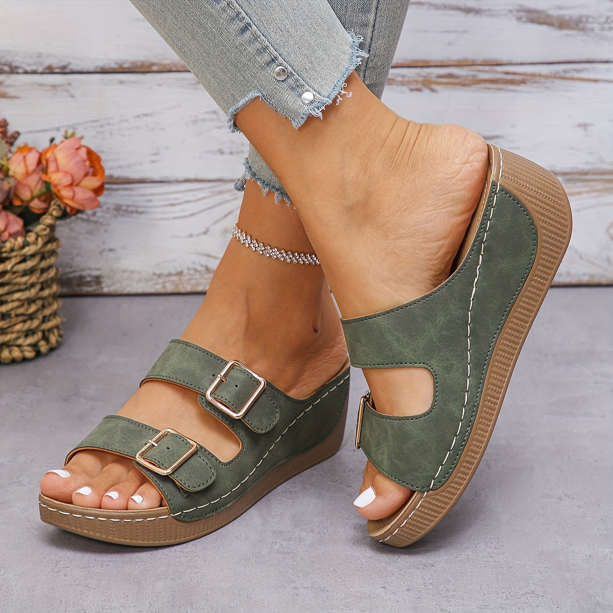 Zayira | Sandalias De Cuña Con Puntera Abierta Y Doble Hebilla