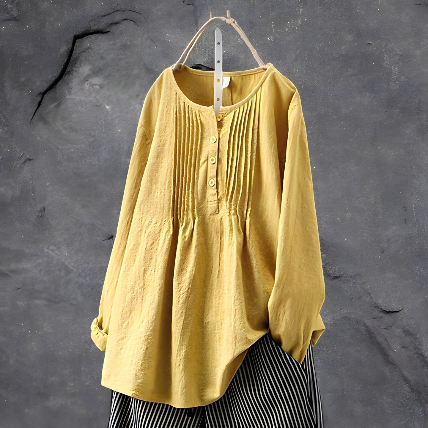 Sabeena | Blusa De Manga Larga Con Pliegues Y Tapeta De Botones en La Parte Delantera