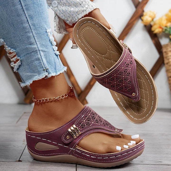 Tiara - Sandalias de Cuña Con Aberturas