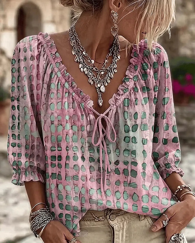 Orlyna | Blusa De Lunares Con Cuello V Y Cordón