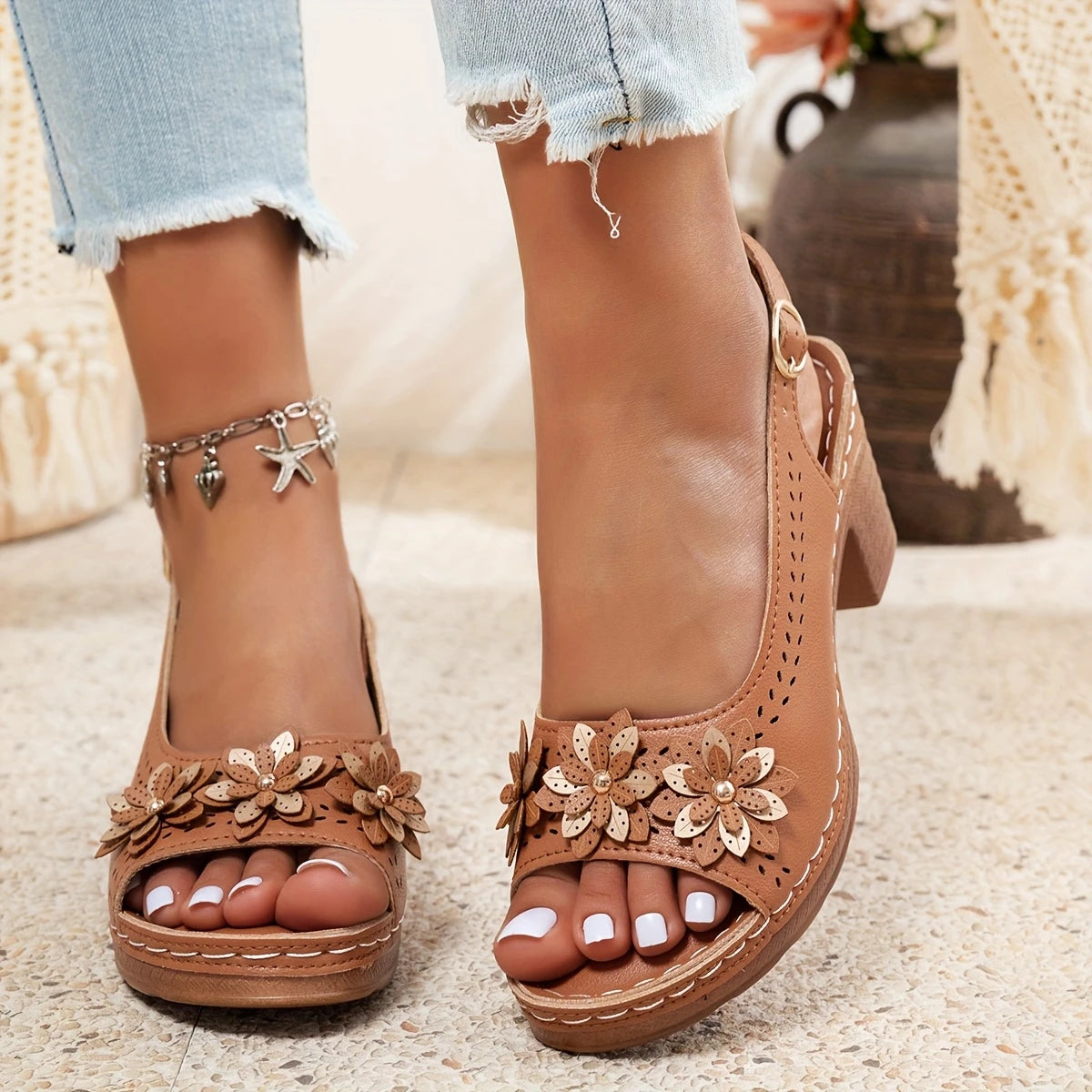Haisley | Sandalias De Tacón Con Flores Aplicadas