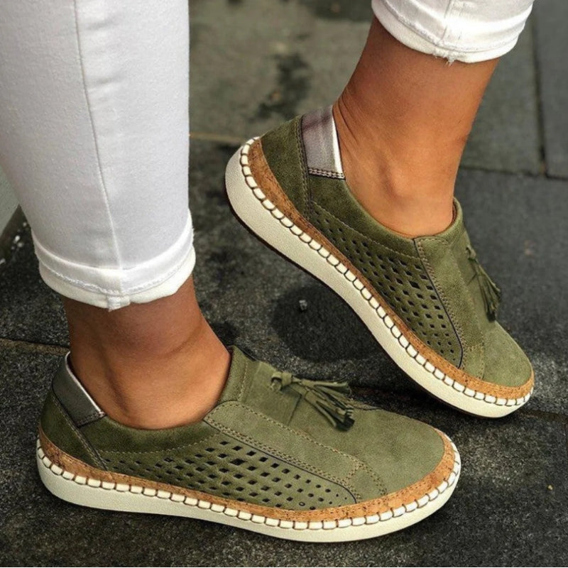 Liepa | Zapatos Casuales Sin Cordones Con Perforaciones Y Detalle De Borla