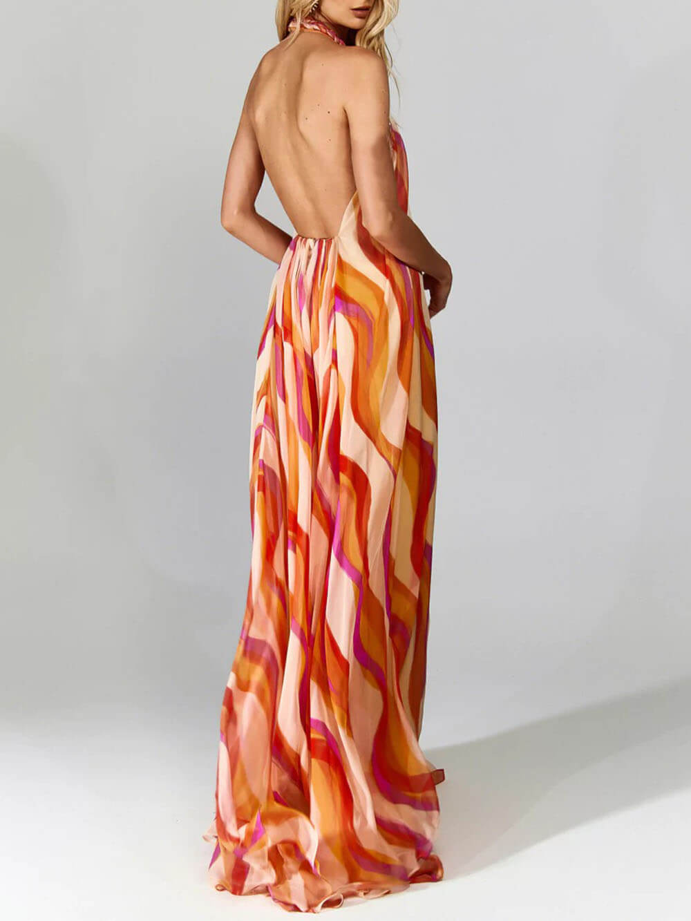 Marlyn | Vestido Largo Con Cuello Halter Y Estampado Abstracto