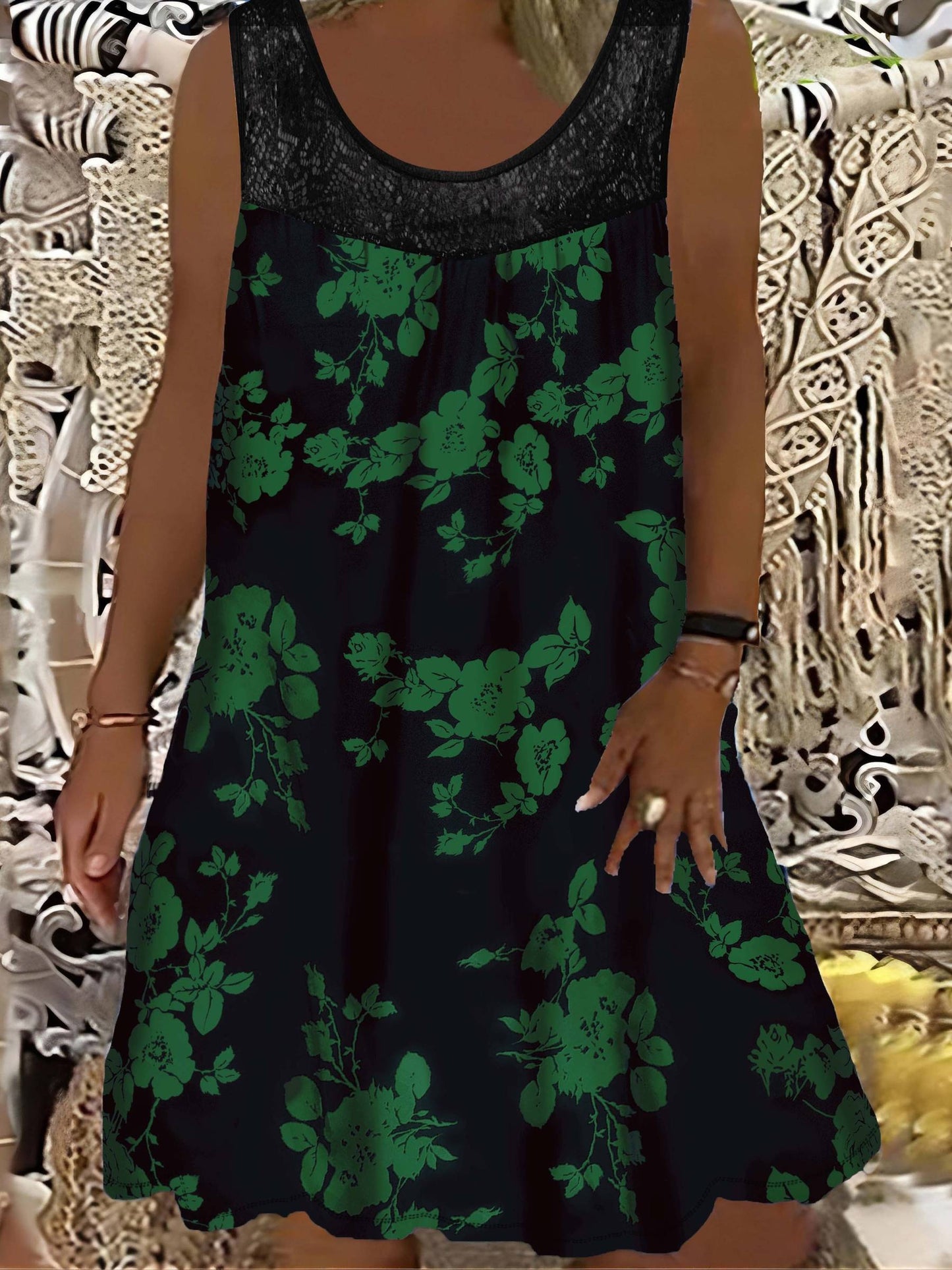 Samudri | Vestido Sin Mangas De Corte en a Con Estampado Floral Panel De Encaje Y Cuello Redondo