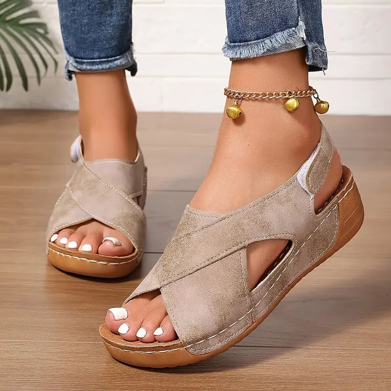 Clarisa | Sandalias De Cuña Con Tiras Cruzadas Y Correa Trasera