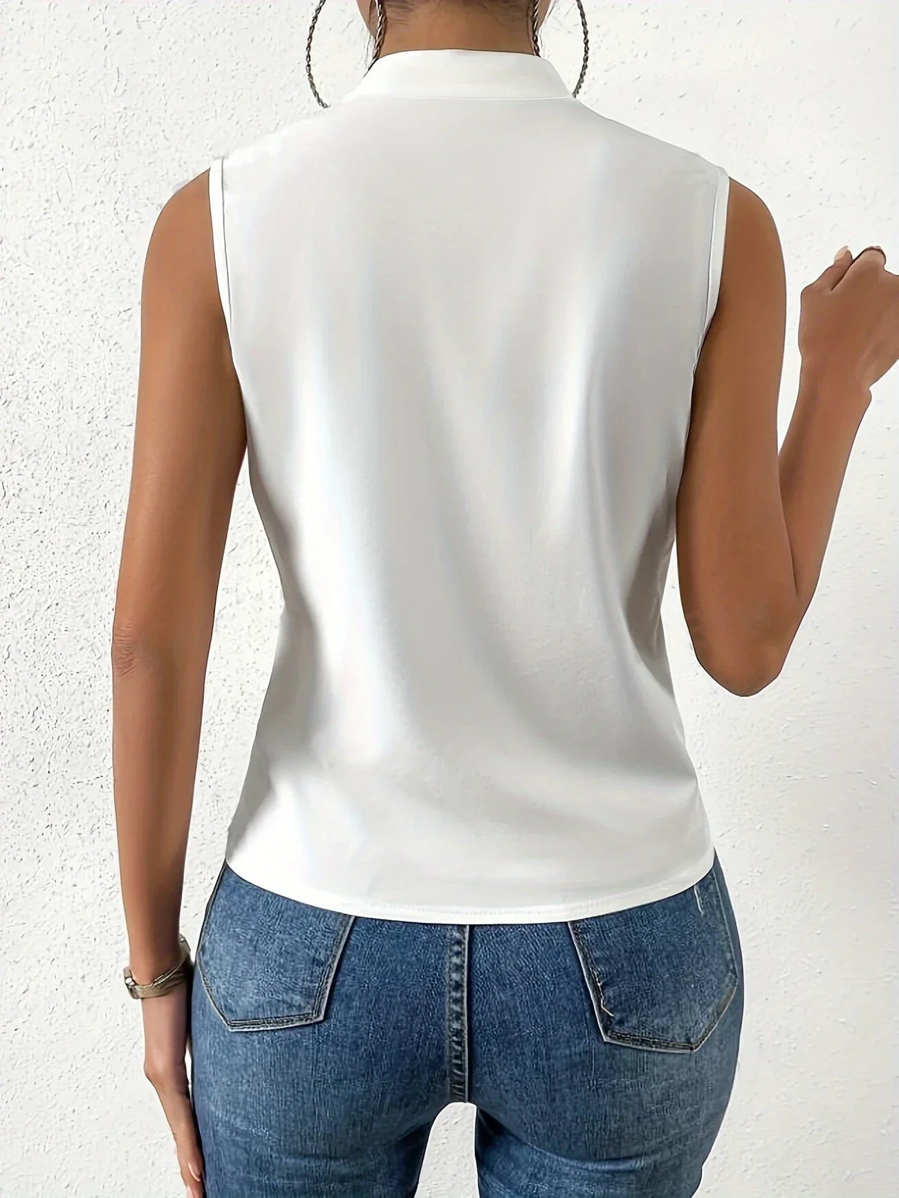 Cebulska | Blusa Sin Mangas Con Cuello en V Y Corte Cruzado