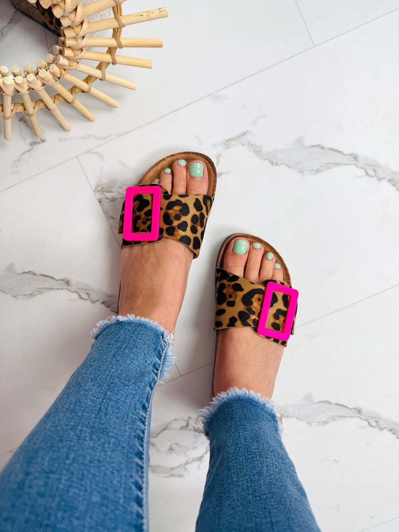 Nihya - Sandalias Tipo Slide Con Estampado de Leopardo y Hebilla