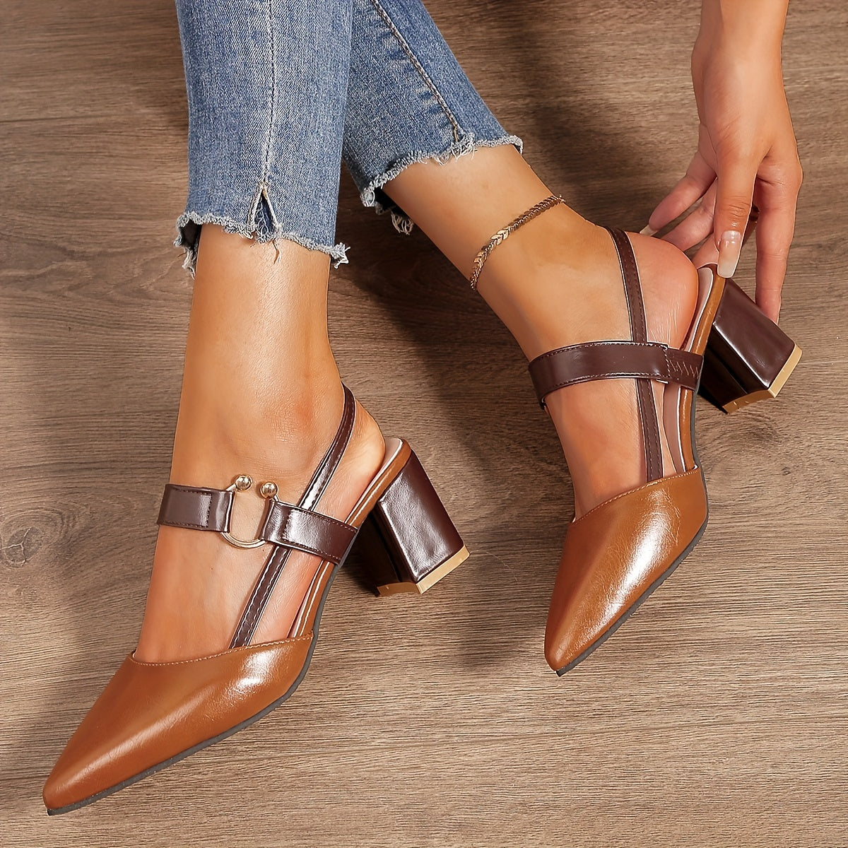 Sheri | Sandalias de Talón Grueso con Puntera Puntiaguda y Tiras Traseras
