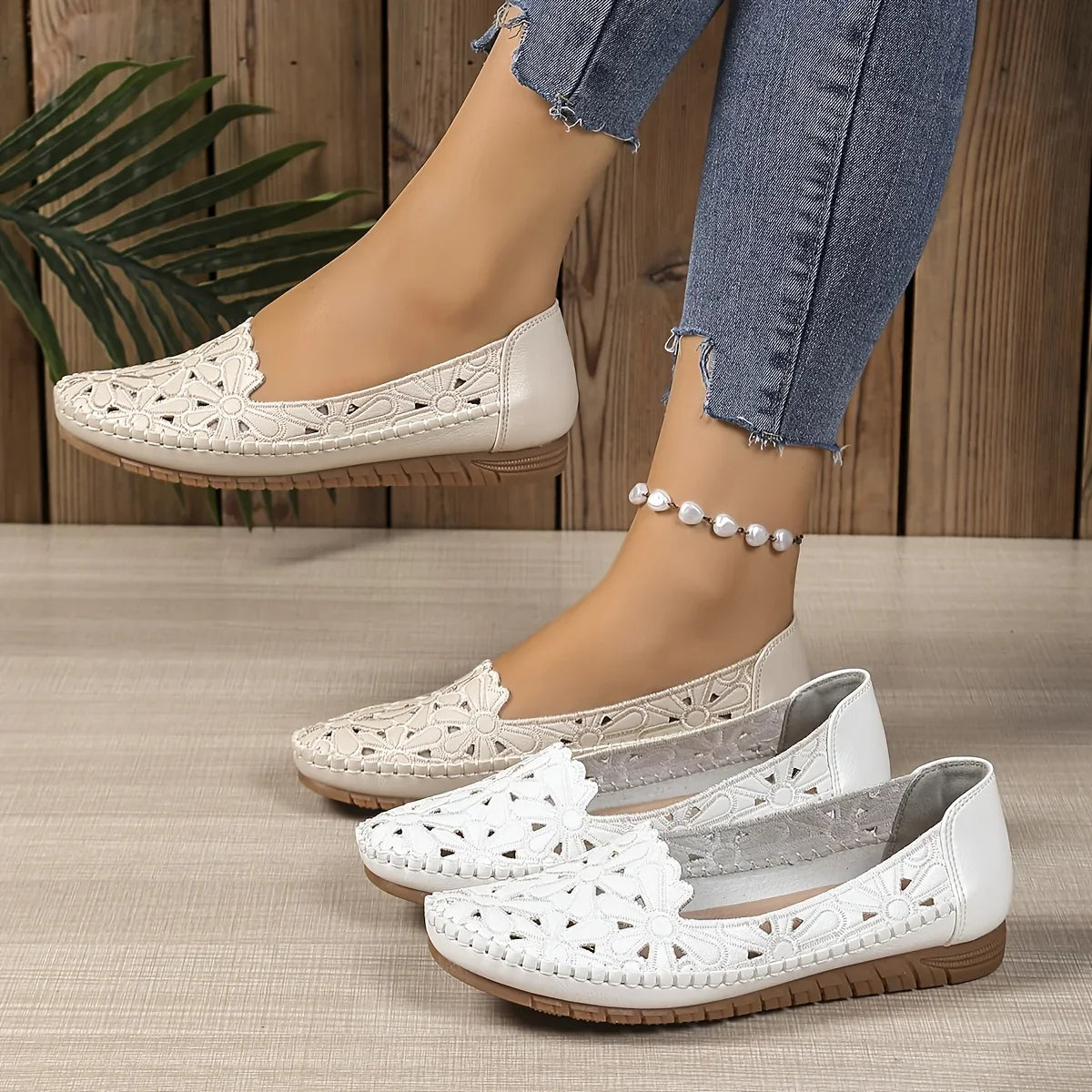 Inessa | Mocasines Blancos Con Corte Floral Sin Cordones