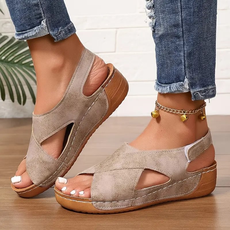 Clarisa | Sandalias De Cuña Con Tiras Cruzadas Y Correa Trasera