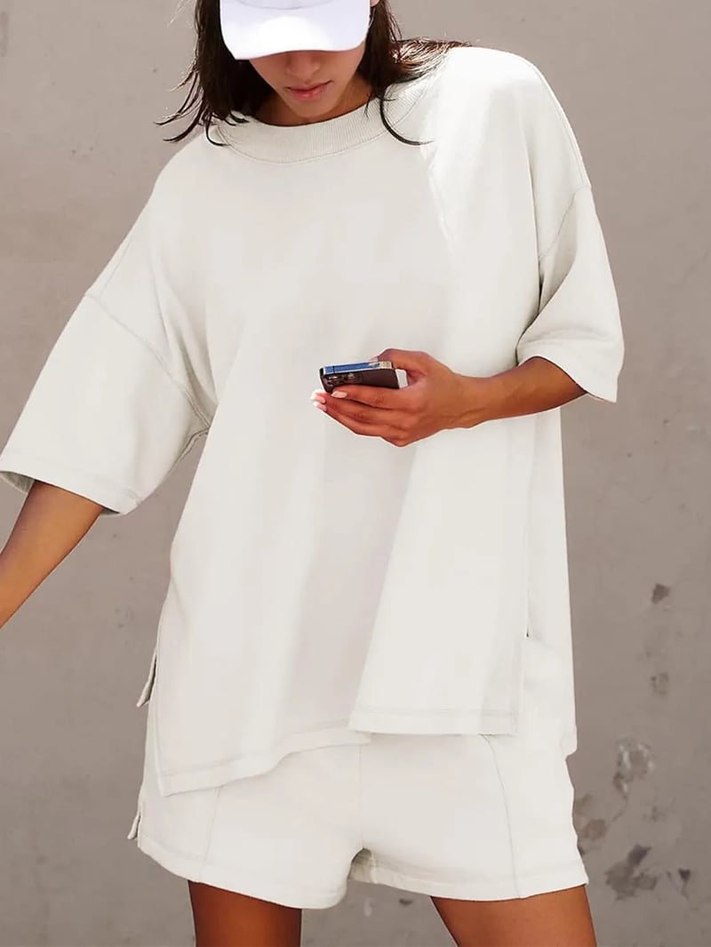 Iselin | Conjunto De Dos Piezas Con Cuello Redondo Y Pantalones Cortos
