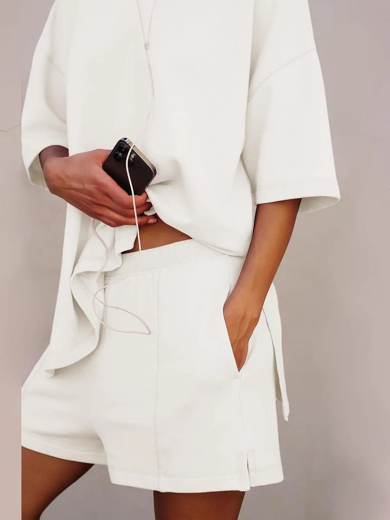 Iselin | Conjunto De Dos Piezas Con Cuello Redondo Y Pantalones Cortos