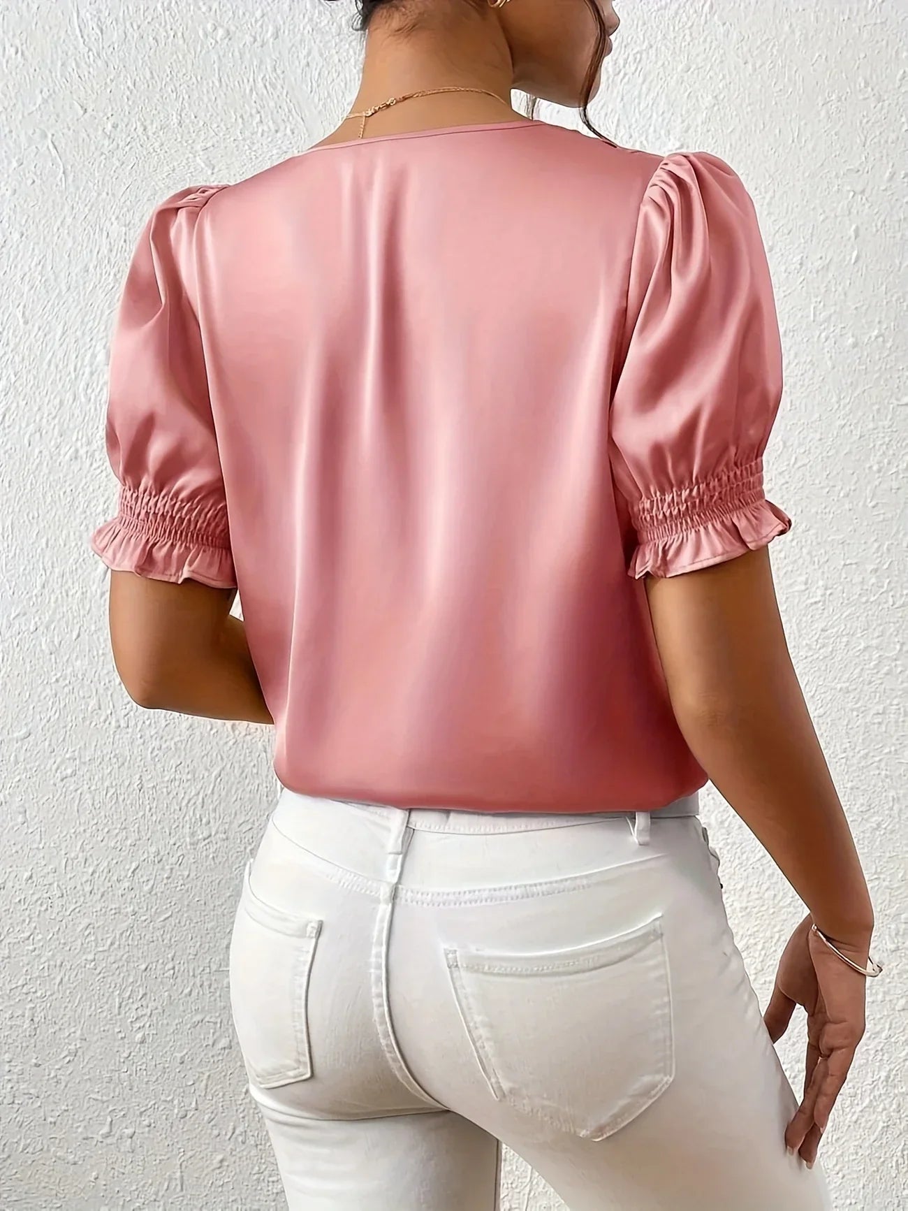 Abella | Blusa Con Cuello en V Mangas Abullonadas y Botones en la Parte Delantera