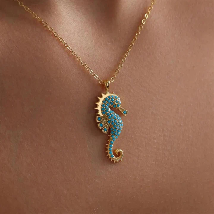 Inez | Collar Con Cadena Y Colgante De Caballito De Mar Turquesa