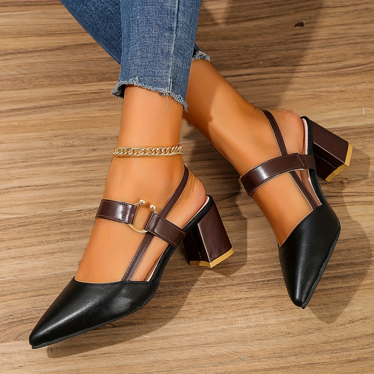 Sheri | Sandalias de Talón Grueso con Puntera Puntiaguda y Tiras Traseras