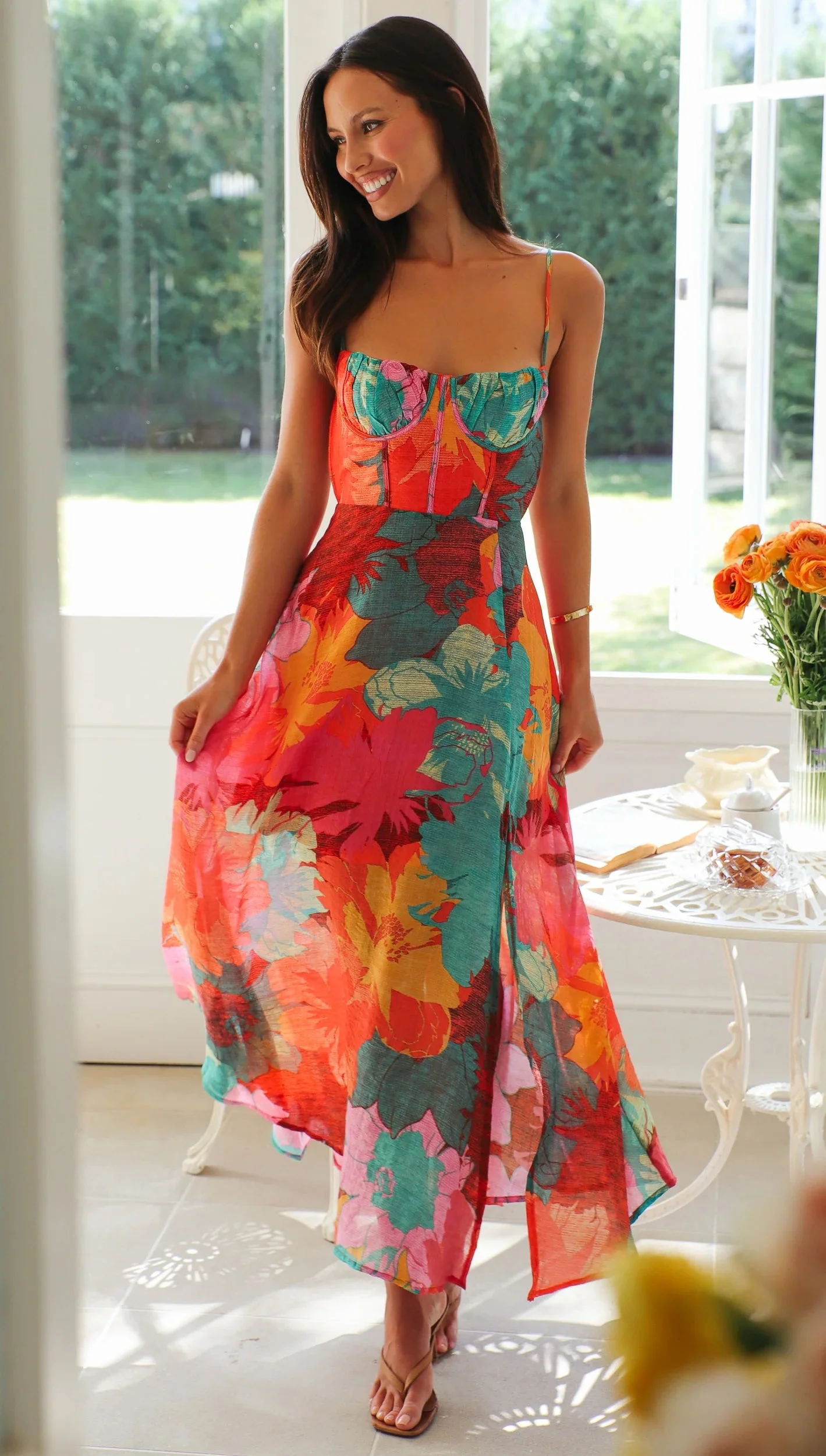 Kaitlyn | Vestido Largo Con Abertura Lateral Y Tirantes, Con Estampado Floral