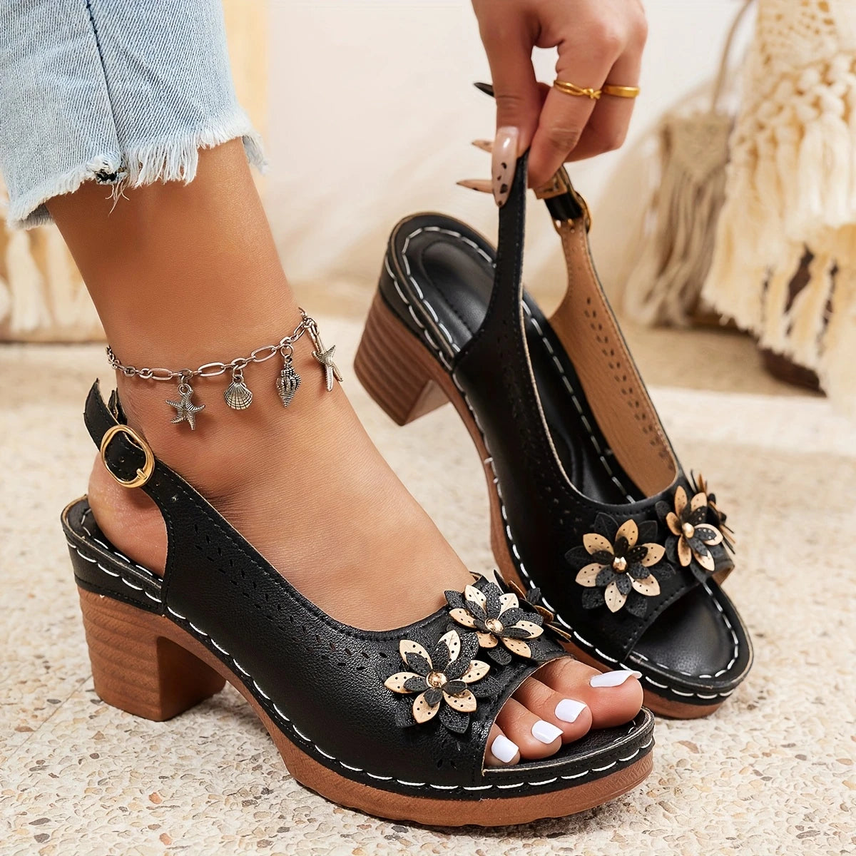 Haisley | Sandalias De Tacón Con Flores Aplicadas