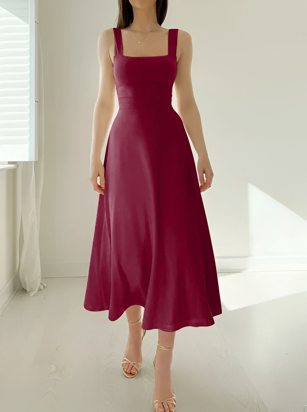 Jasmini | Vestido Midi Con Cuello Cuadrado Y Silueta en a
