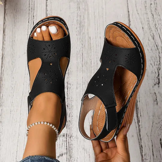 Setia | Sandalias De Cuña Con Aberturas Florales