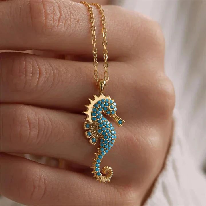 Inez | Collar Con Cadena Y Colgante De Caballito De Mar Turquesa