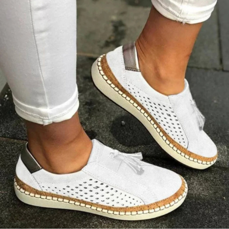 Liepa | Zapatos Casuales Sin Cordones Con Perforaciones Y Detalle De Borla