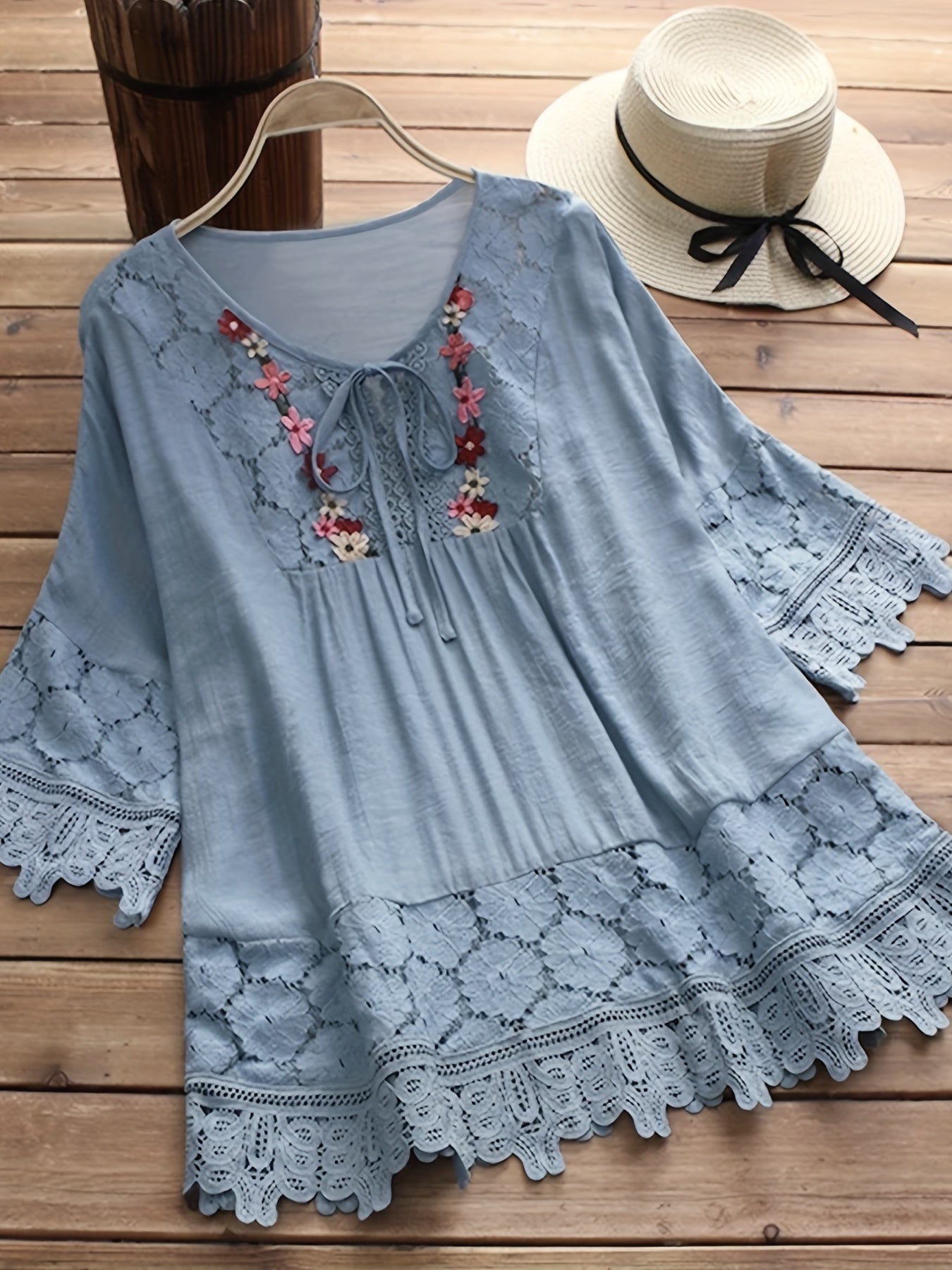 Esmeralda | Blusa Bordada con Encaje Floral