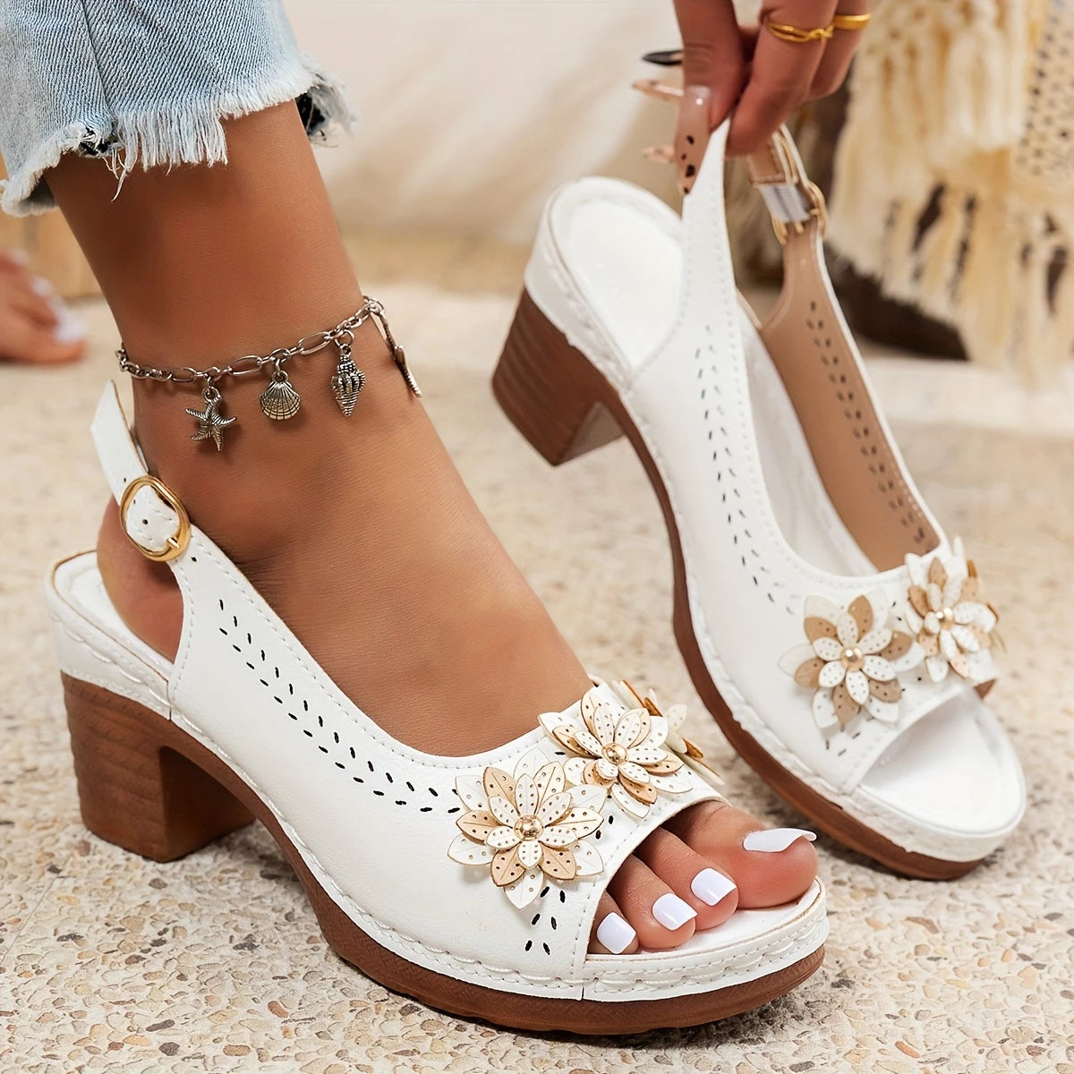 Haisley | Sandalias De Tacón Con Flores Aplicadas