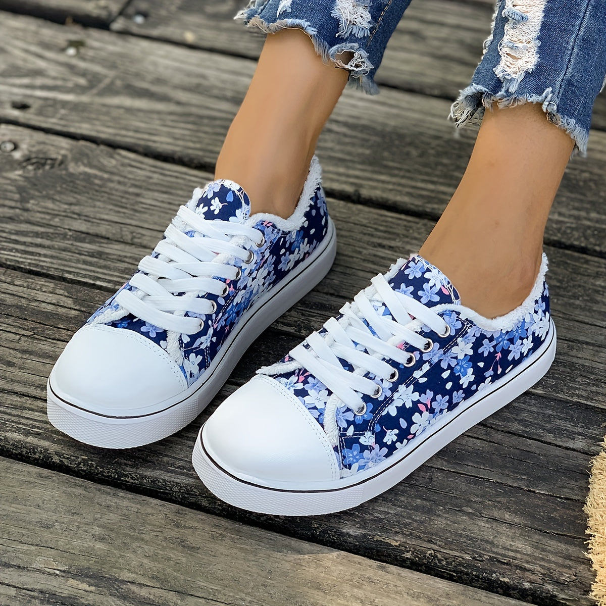 Bristy | Zapatillas Con Estampado Floral y Cierre de Cordones