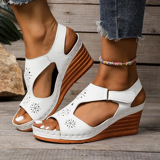 Setia | Sandalias De Cuña Con Aberturas Florales