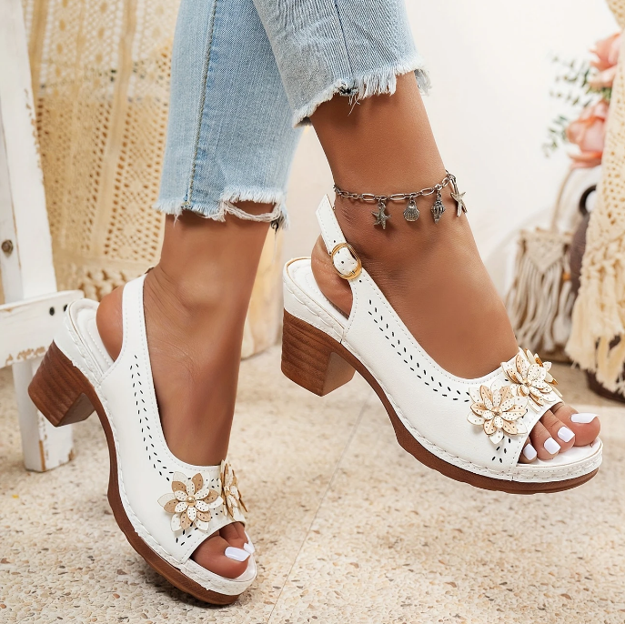Haisley | Sandalias De Tacón Con Flores Aplicadas