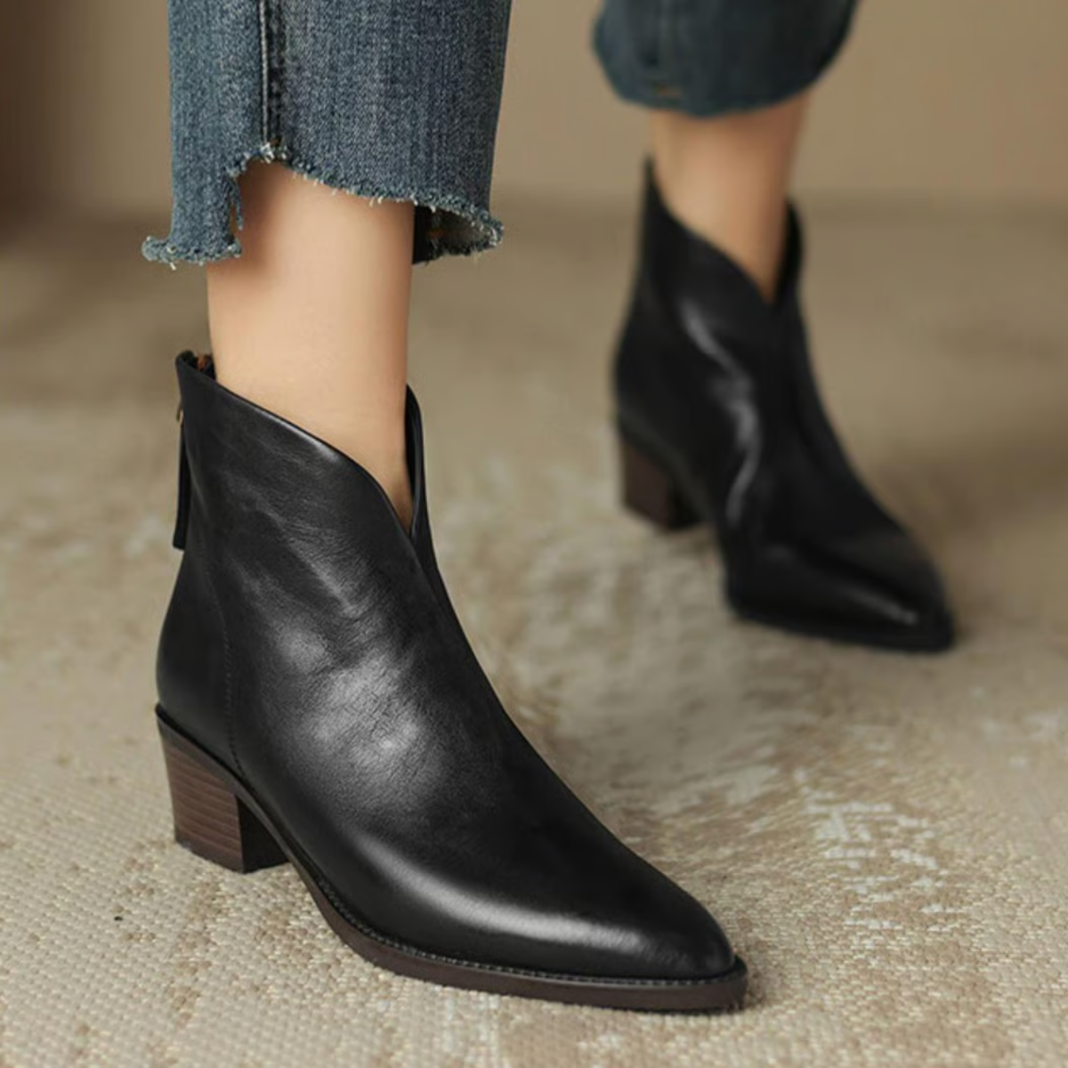 Corien | Botas con Punta Afila y Tacones Anchos