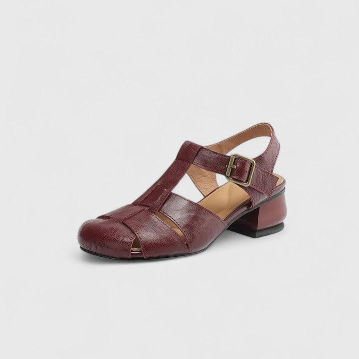 Kathy | Sandalias Cerradas con Tacón Bajo y Hebilla