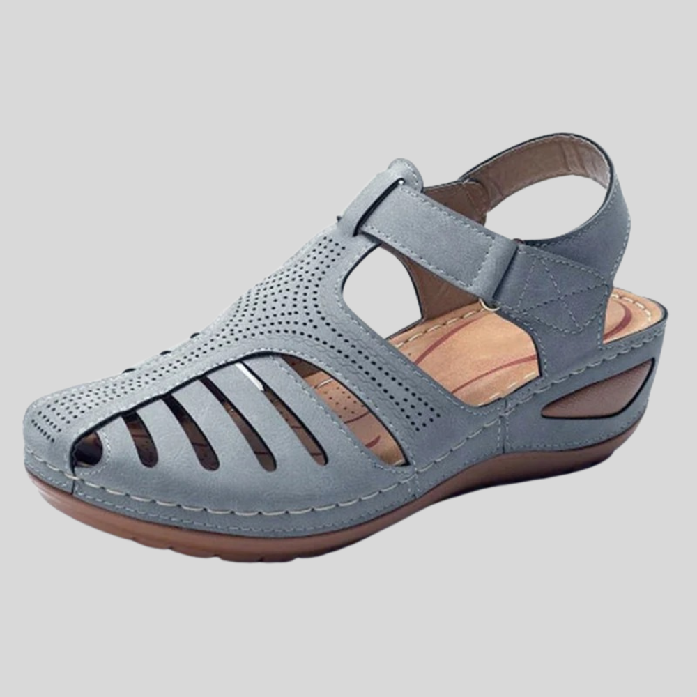 Leola | Sandalias de Puntera Cerrada Con Aberturas y Cierre de Velcro