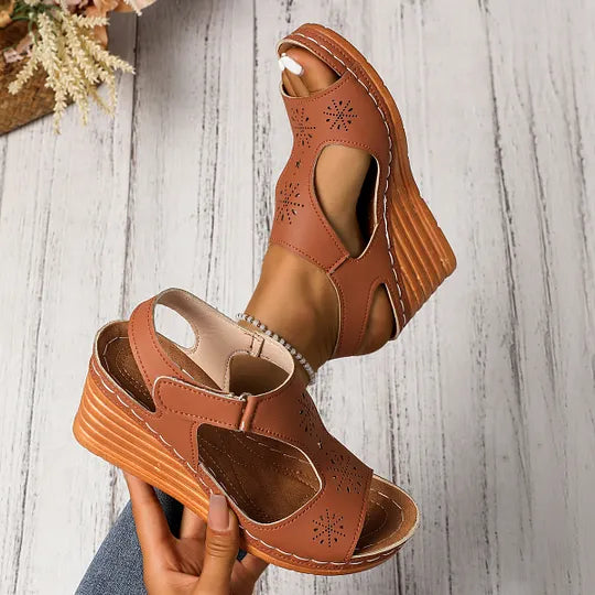 Setia | Sandalias De Cuña Con Aberturas Florales